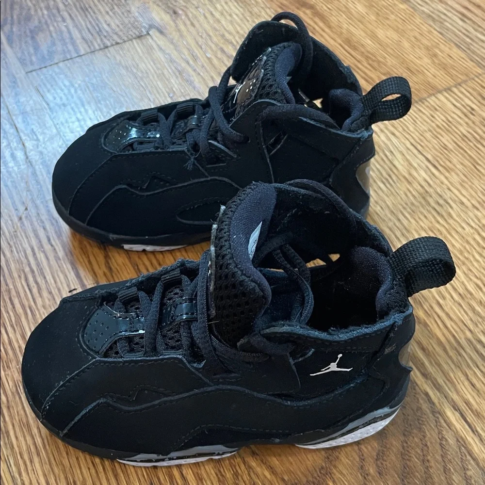 Kid’s Jordan True Flight Sneakers/Shoes. Size 7C. Like New Condition.